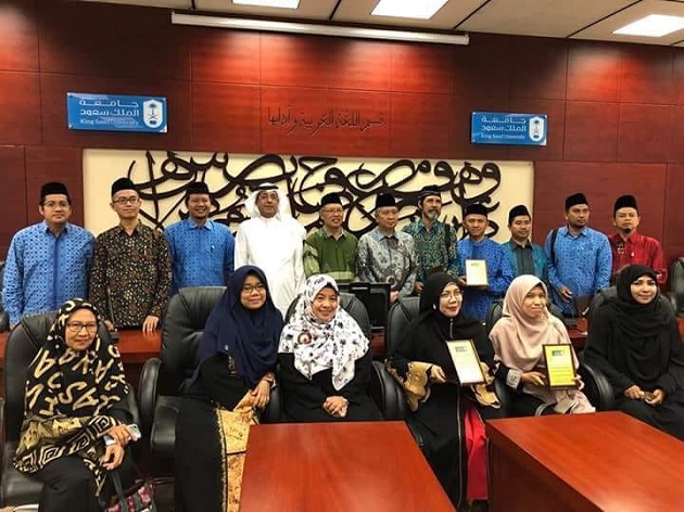 Gambar Dosen Bahasa Arab UIN Alauddin Terima Penghargaan dari King Saud University